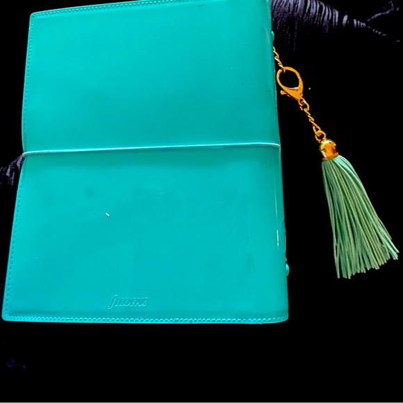 Filofax Turquoise Patent Planner, Rarely Used, Excellent Condition! - Picture 3 of 16